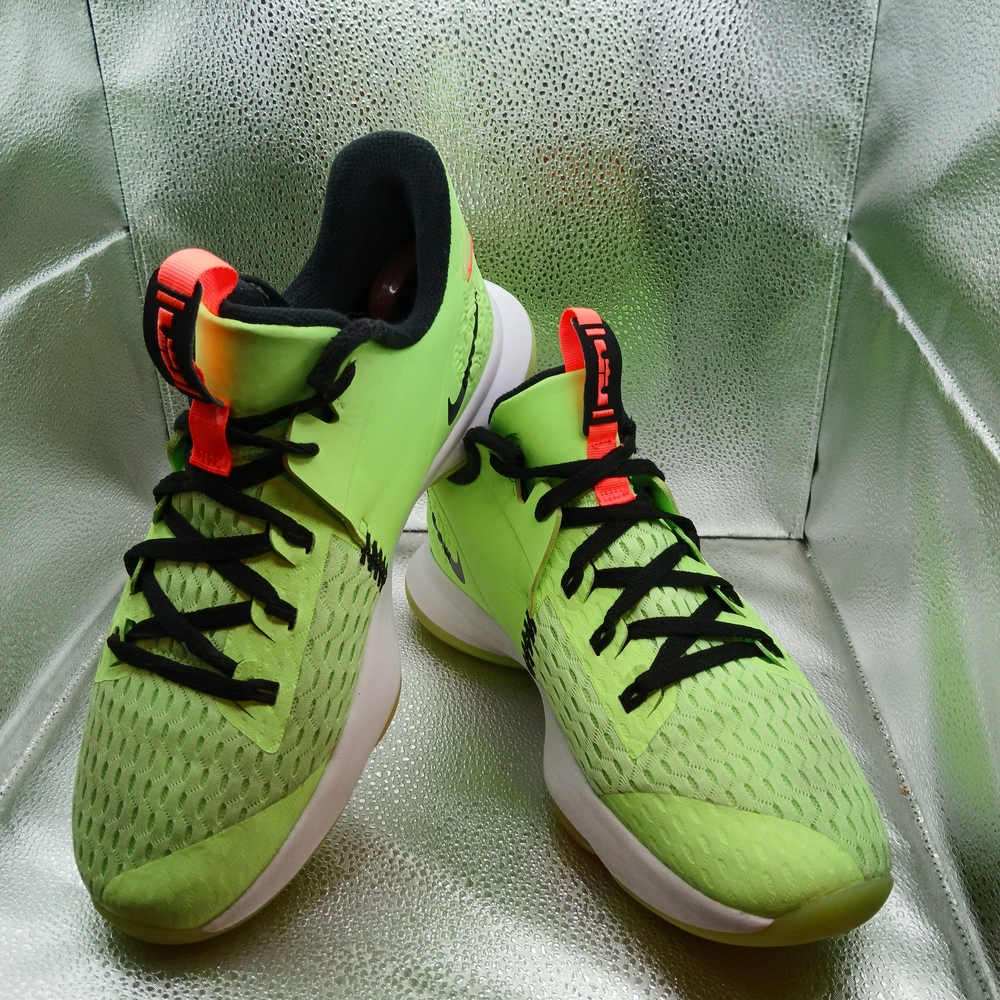 Nike Lebron Glow  Green and Black Witness V Basketball Sneakers Men's Size 11